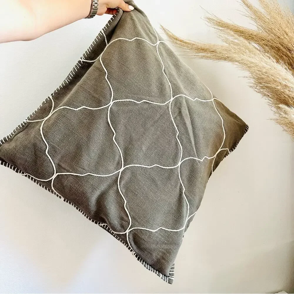 POTTERY BARN Charcoal Grey Soft White Textured Pillow Case Sham 22